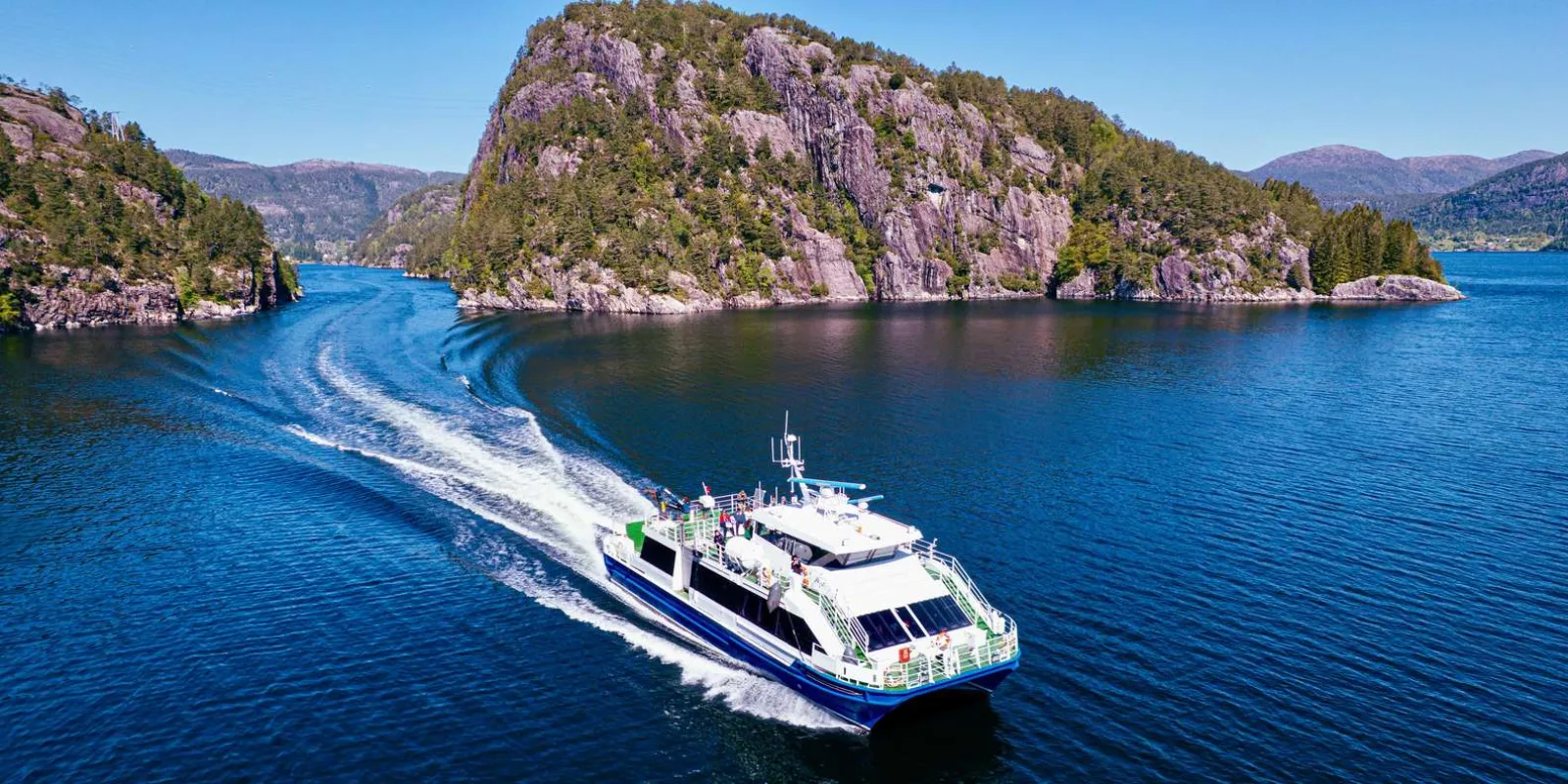 Bergen: Mostraumen Fjord Cruise with Live Guide